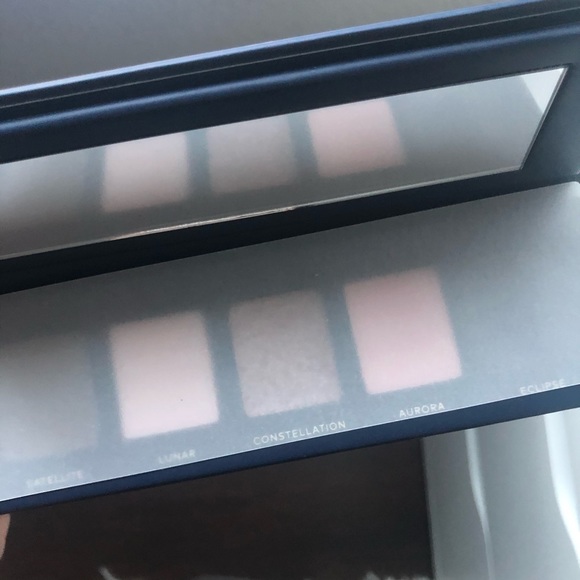 Beautycounter 2019 starlight eyeshadow palette NEW - Picture 3 of 6
